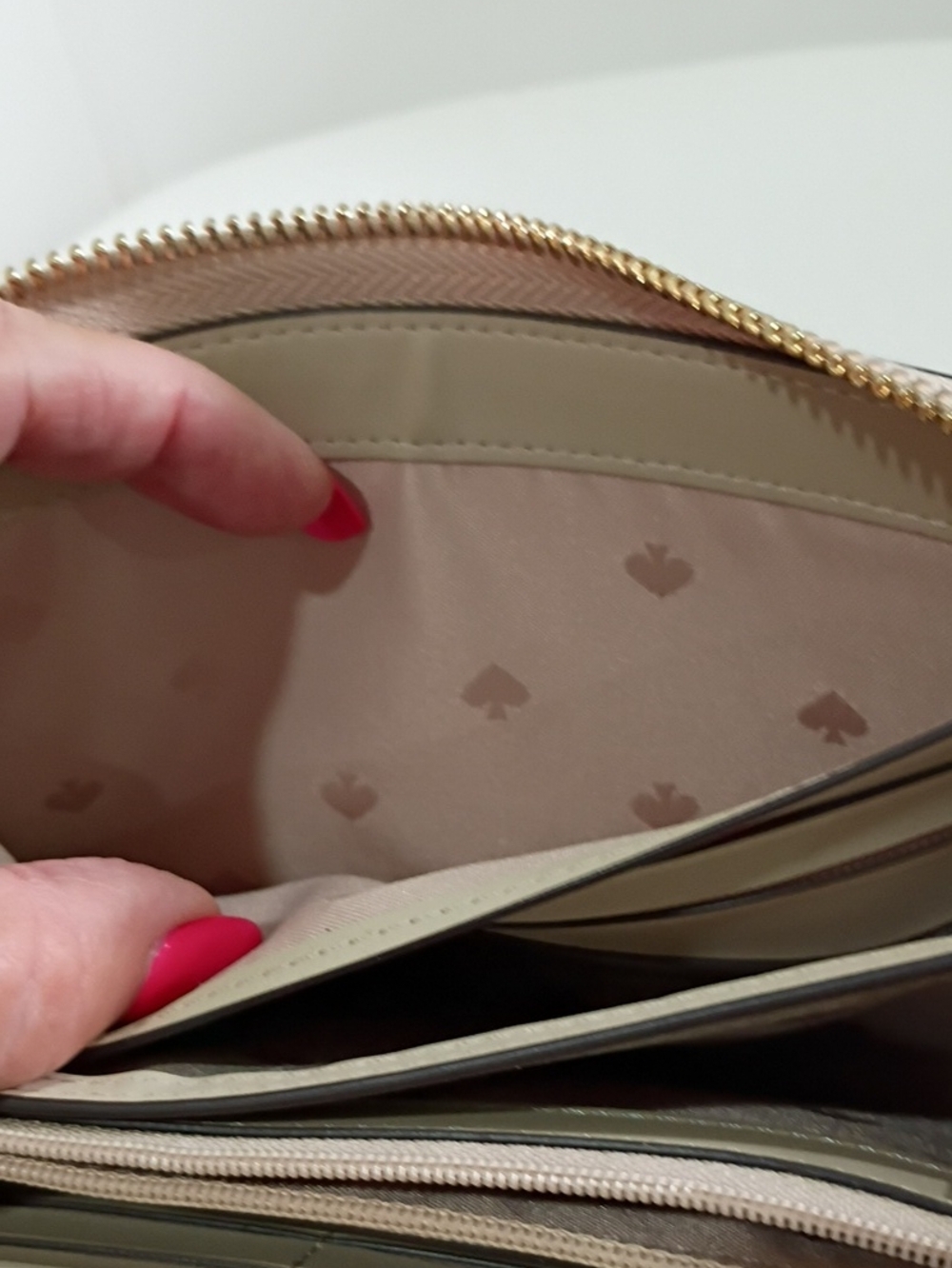 Kate Spade Two-Tone Beige and Cream Zip-Around Wallet - Picture 9 of 15